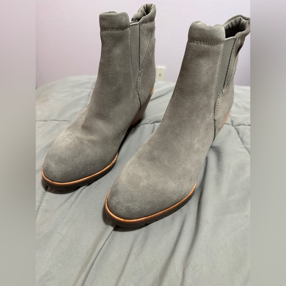 Sorel After Hours Chelsea boot gray suede wedge size 10